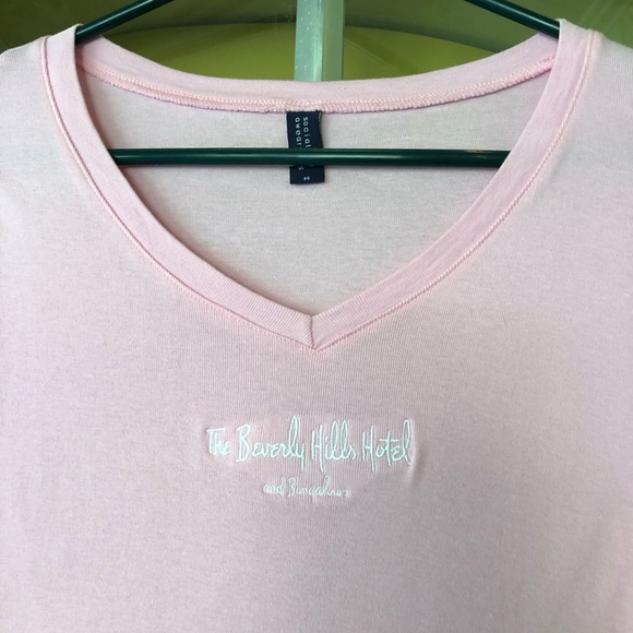 JUNIOR’S THE BEVERLY HILLS HOTEL T-SHIRT. - Picture 3 of 15